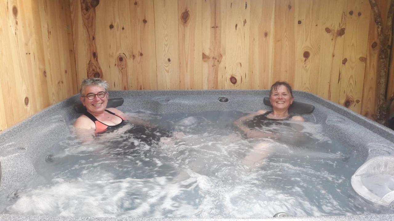 La Grande Ourse Bed & Breakfast Campan Luaran gambar